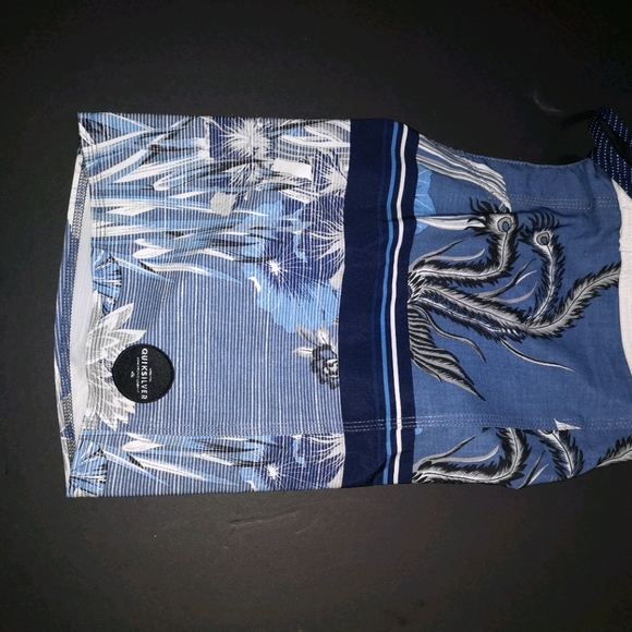 Quiksilver Boardshorts 32 NWOT - Picture 10 of 16